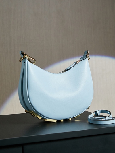 フェンディバッグ側面デザイン